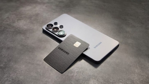 Samsung takes on Apple with first Galaxy credit card