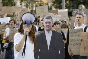Zelenskyy faces deepening political crisis as protests dig in
