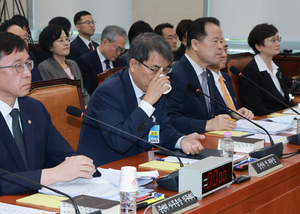 [단독] 투표용지 부족 합수본, 광진구선관위 사무국장 첫 피의자 조사 [세상&]