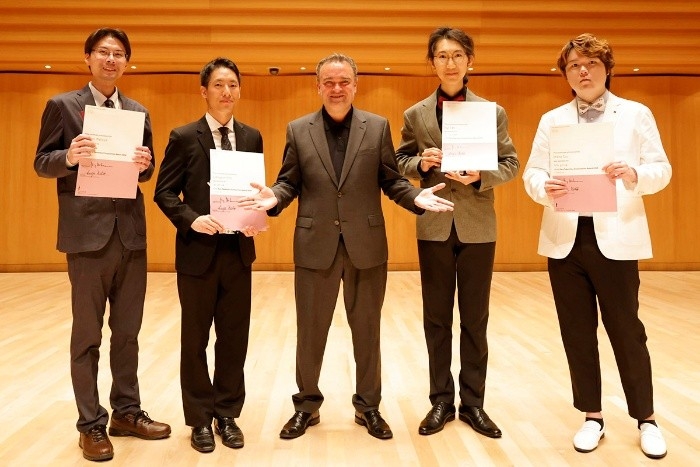 Chung-Ang alumnus and composer Choi Jae-hyeok (second from left) poses with fellow award winners Kenshi Matsuo (left), Ziyi Tao (second from right) and  Zhehe Cui (right), and judge Jorg Widmann after winning the Toru Takemitsu Composition Award on July 12 at the Tokyo Opera City Concert Hall in Japan. (Chung-Ang University)