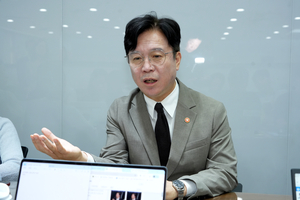 김영훈 “AI 시대엔 사회제도도 혁신해야…‘K-노동회의소’로 플랫폼노동자 보호” - 헤럴드경제