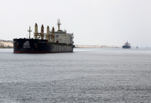 Asian refiners look to Suez Canal to move Saudi oil