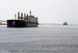 Asian refiners look to Suez Canal to move Saudi oil