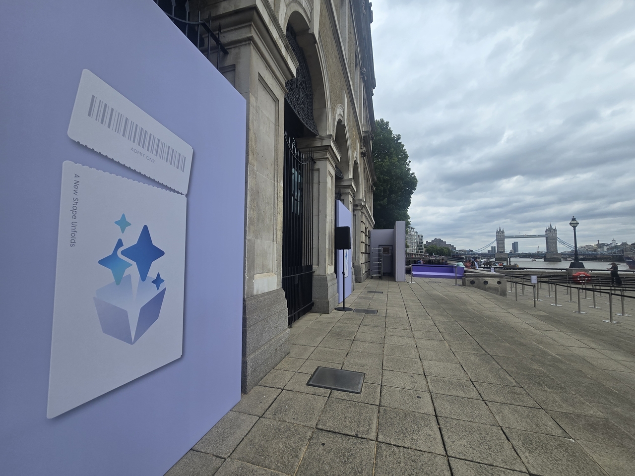 Old Billingsgate in London is wrapped in Galaxy Unpacked's signature purple ahead of Samsung Electronics' Galaxy Unpacked 2026 event. (Jie Ye-eun/The Korea Herald)