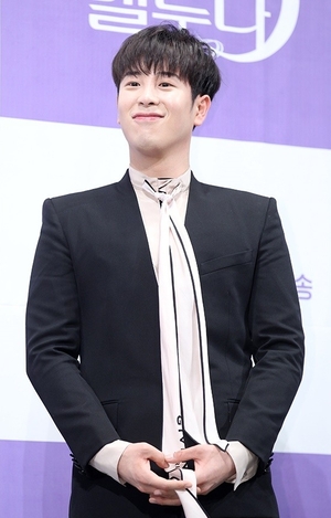 [뮤즈이슈]피오, 제주서 차량에 치였다..소속사 "부상 경미..촬영 예정... - 뉴스 썸네일 이미지