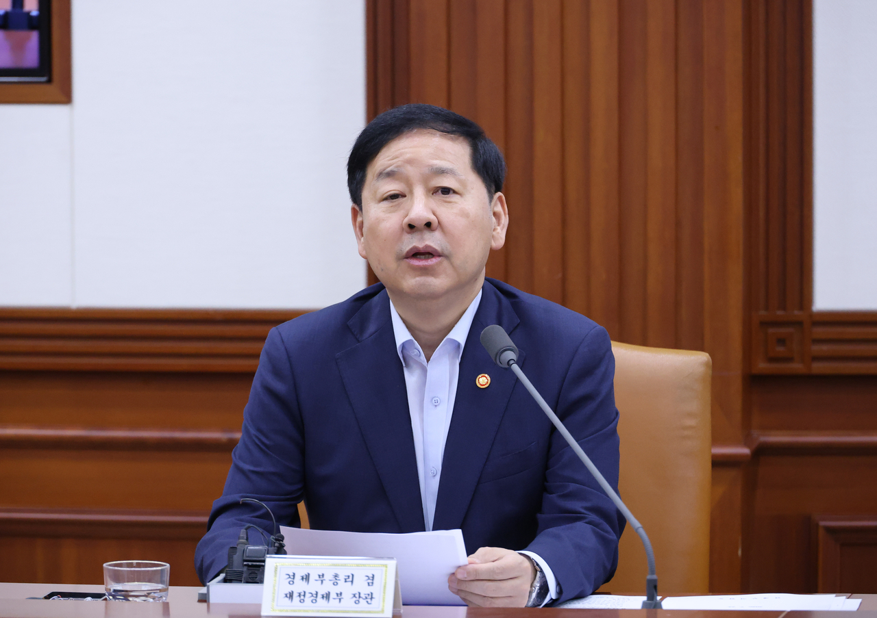 Finance Minister Koo Yun-cheol speaks during a meeting in Seoul on Wednesday. (Yonhap)