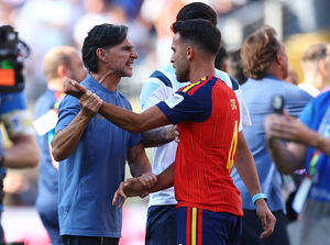 Argentina assistant coach Ayala apologizes for World Cup scuffle