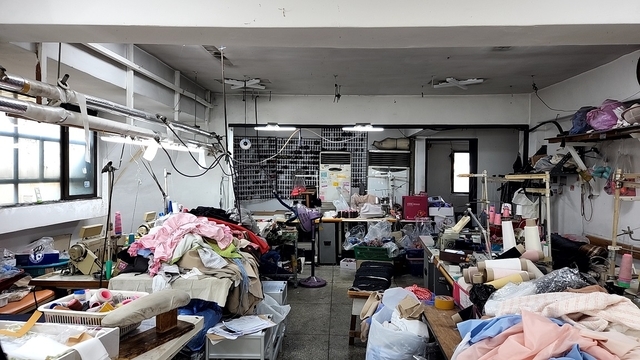 서울 종로구 내 한 의류제조업체. 종로구는 이들 업체에서 나오는 폐봉재원단의 재활용률을 높이기 위해 ‘폐봉제원단 재활용 전용 봉투 지원사업’을 추진한다. [종로구 제공]
