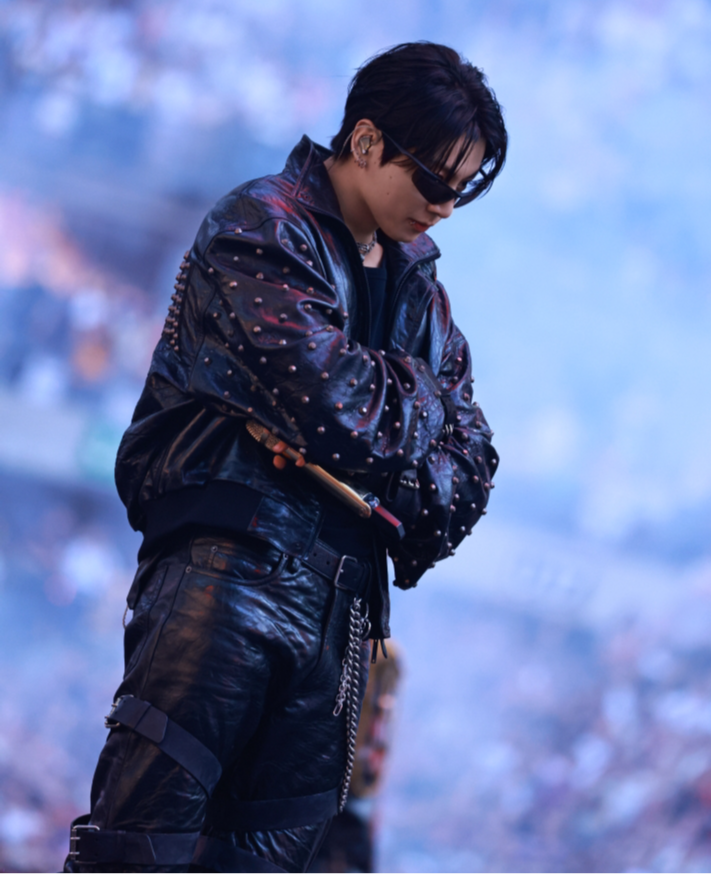 Jungkook (Balenciaga)