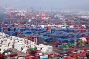 Chip boom lifts Korea's income growth to 38-year high