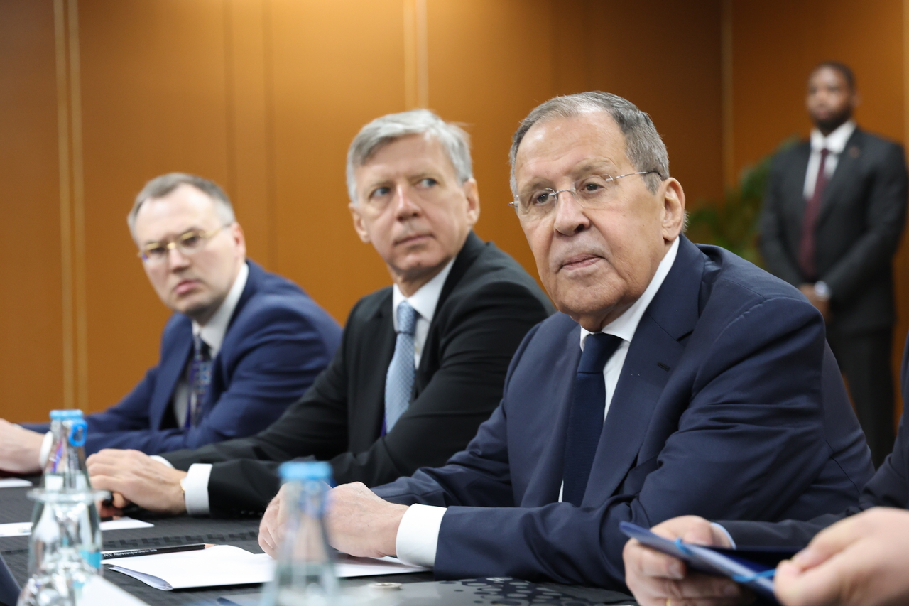 Russian Foreign Minister Sergey Lavrov (right) attends a meeting with US Secretary of State Marco Rubio on the sidelines of the ASEAN Foreign Ministers Meeting in Pasay, Metro Manila, Philippines, on Thursday. (EPA-Yonhap)