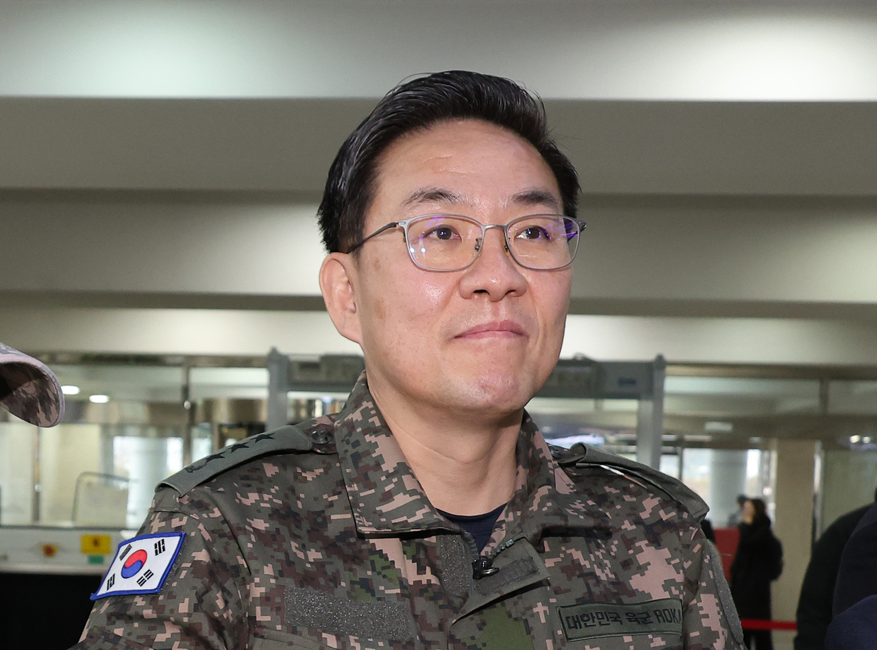이진우 전 육군 수도방위사령관이 지난해 1월 서울 여의도 국회에서 열린 ‘윤석열 정부의 비상계엄 선포를 통한 내란 혐의 진상규명 국정조사 특별위원회’에 출석한 모습. [연합]