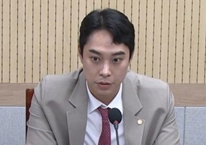 Ex-councilor in minor sex case gets paid for 16-day term