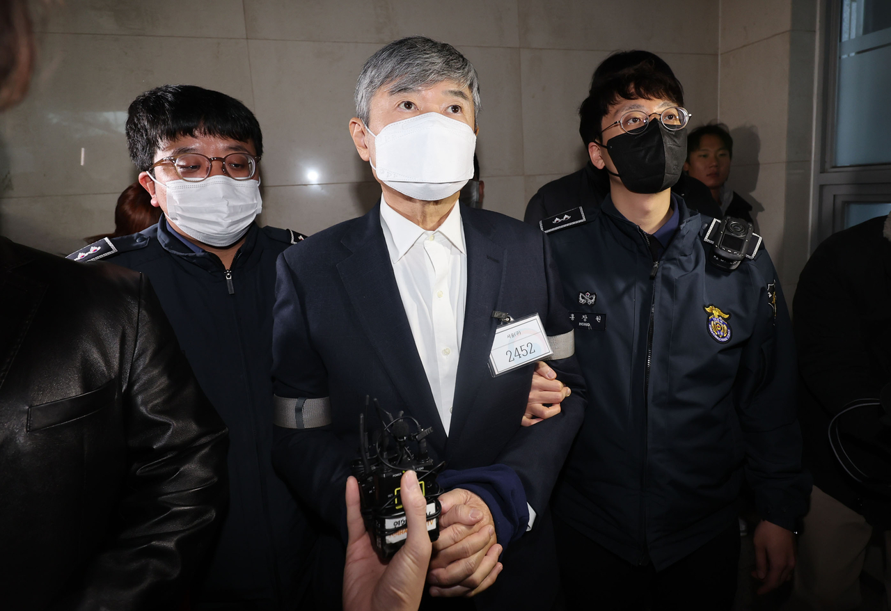 In this file photo, former National Intelligence Service Director Cho Tae-yong arrives at a special counsel's office in southern Seoul on Nov. 18, 2025. (Newsis)