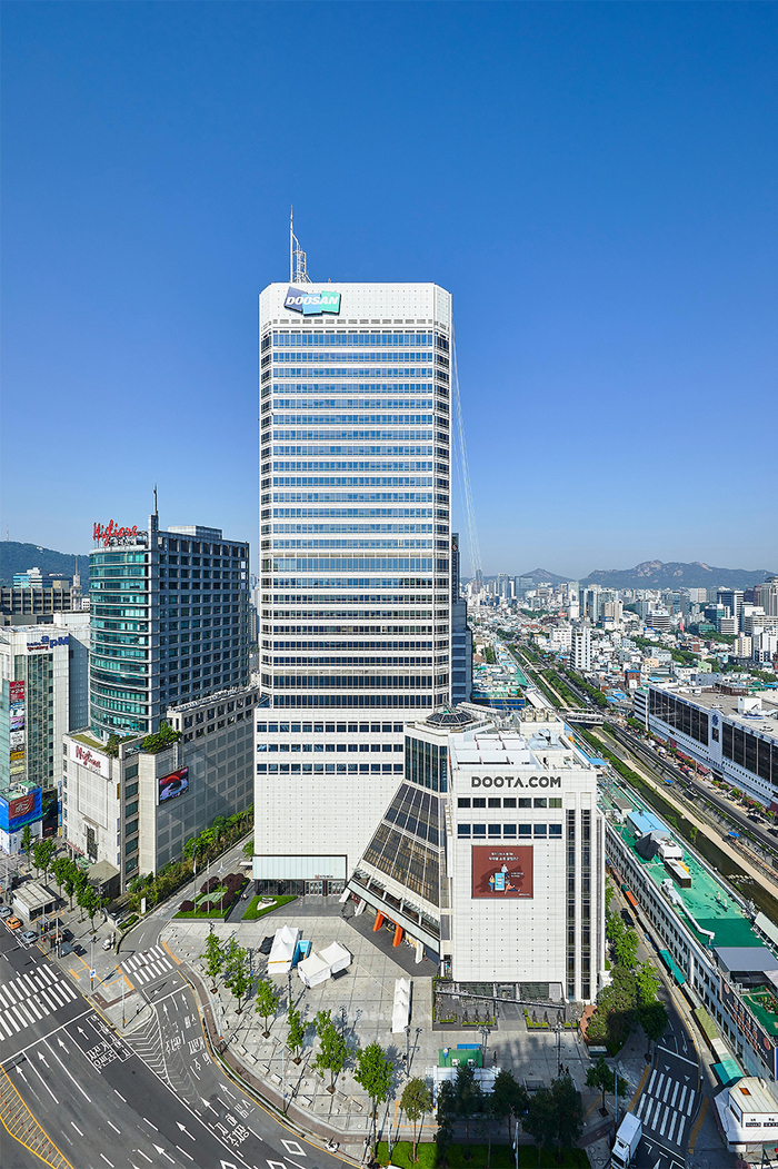 Doosan Tower in Dongdaemun-gu, central Seoul. (Doosan Group)