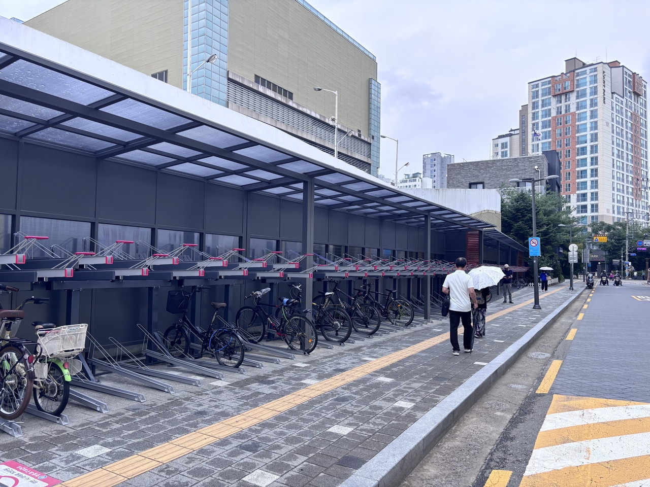 영등포역 파출소 옆 자전거 보관대
