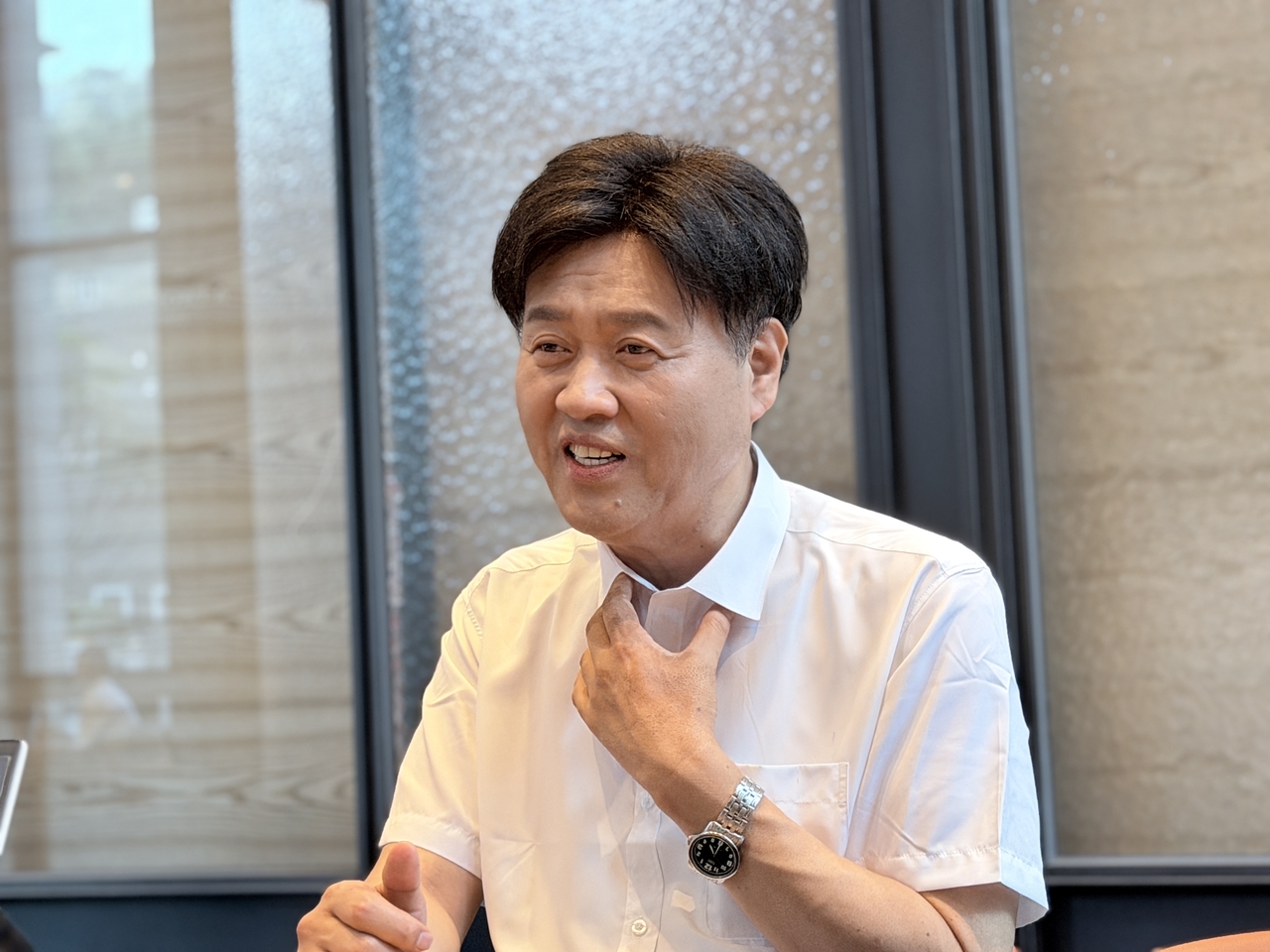 더불어민주당 8·17 전당대회에 최고위원으로 출마한 김용 전 민주연구원 부원장이 지난 24일 서울 중구의 한 카페에서 만나 헤럴드경제와 인터뷰하고 있다. [김 후보 제공]