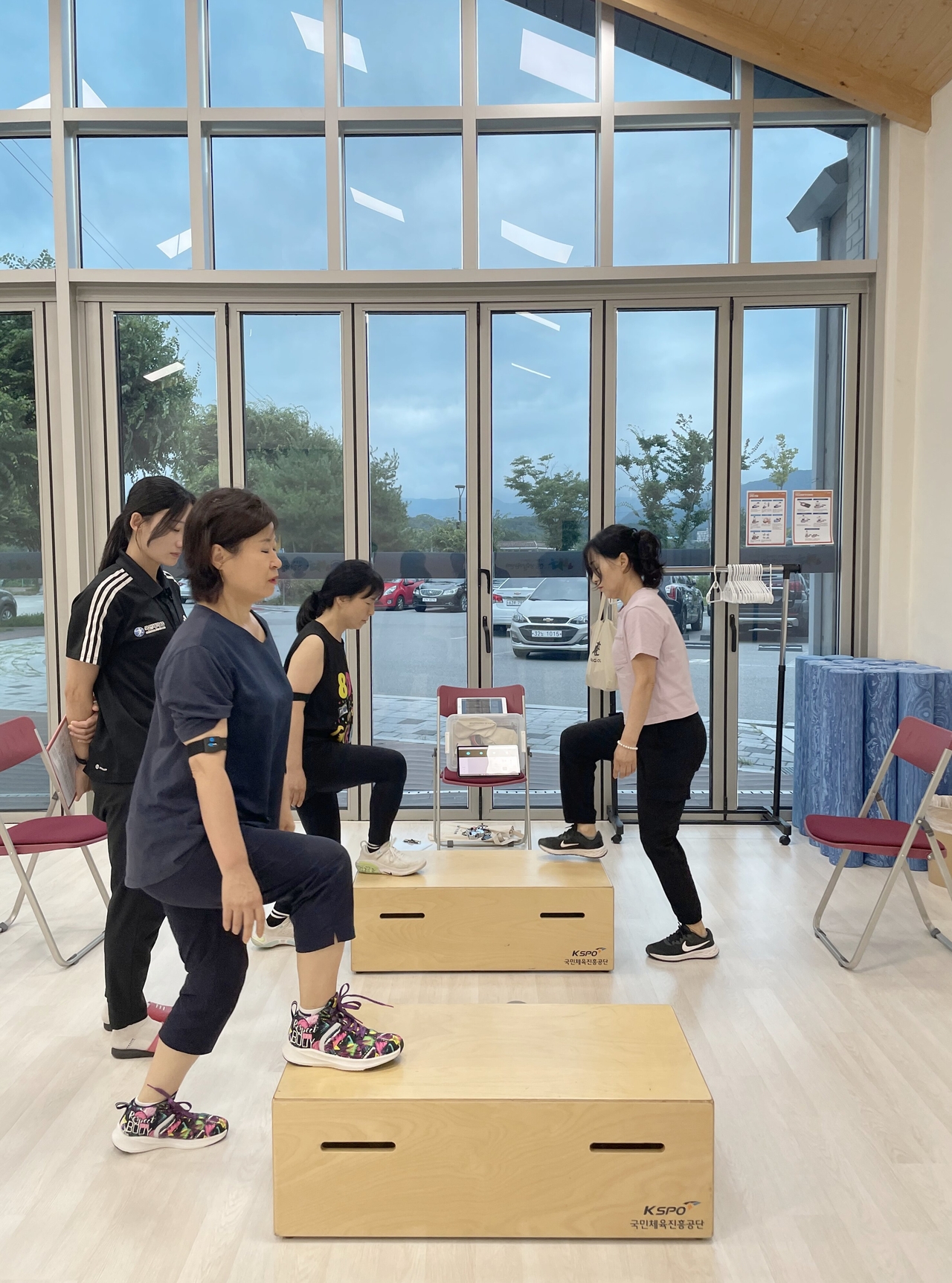 ‘춘천형 20주 그룹운동’ 프로그램, 성인 참가자들