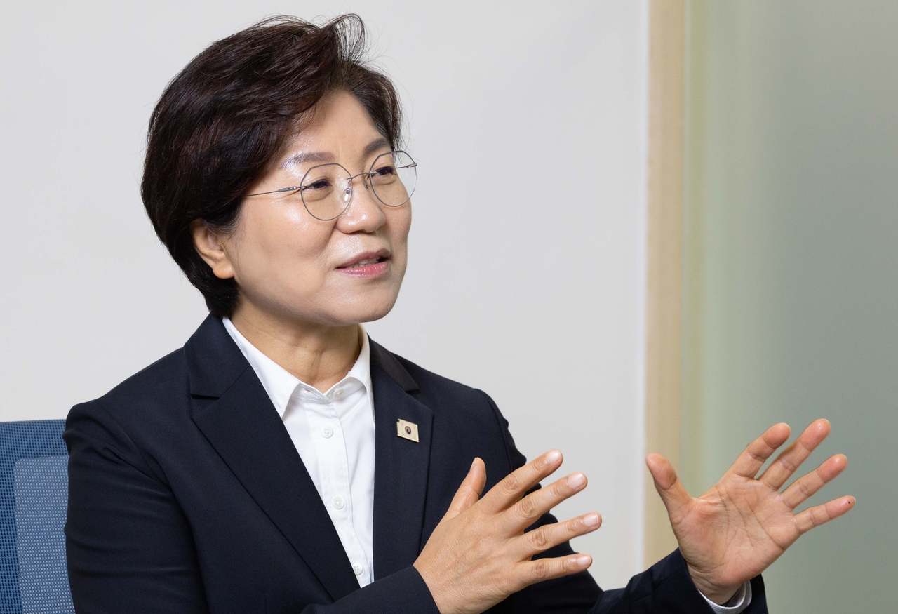 지난달 지방선거에서 서울 최초 여성 3선 구청장으로 당선된 김미경 은평구청장이 20일 오후 은평구청에서 헤럴드경제와 인터뷰하고 있다. 김 구청장은 “민선 9기는 도시 광역화에 집중할 것”이라고 했다.  윤창빈 기자