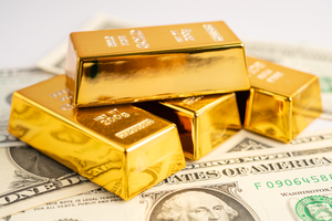 Gold declines as traders weigh prospects for interest-rate hike