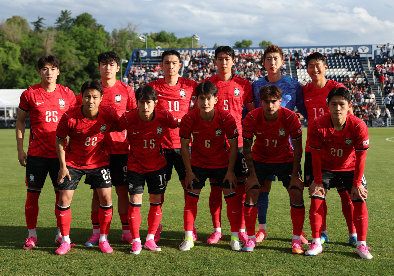 The South Korean men's soccer national team poses for a photograph at South Field on the campus of Brigham Young University in Provo, Utah, May 30. (Yonhap)