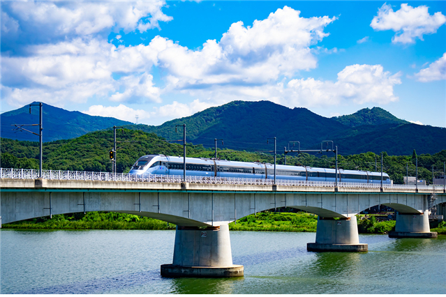 ‘2026 대한민국 올해의 녹색상품’에 선정된 ‘동해선 KTX-이음’.