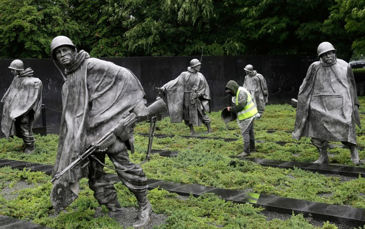 This file photo, released by the Associated Press, shows a man working at the Korean War Memorial on the National Mall in Washington, D.C., on May 22, 2026. (Yonhap)