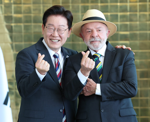 Lee, Lula meet in Brasilia to discuss ways to enhance S. Korea-Brazil cooperation