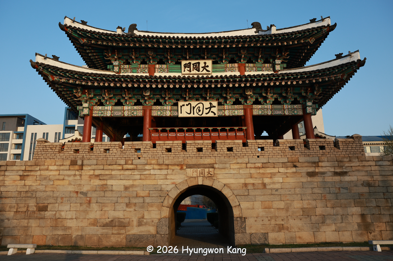 Taedongmun gate, designated as National Treasure No. 4, was built in the sixth century as the eastern entrance to Pyongyang Fortress.  (Hyungwon Kang)