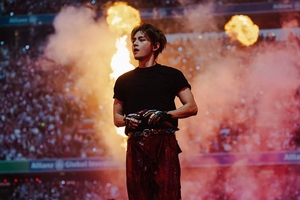 Between stadiums, BTS' V turns to a book on quiet power of everyday life