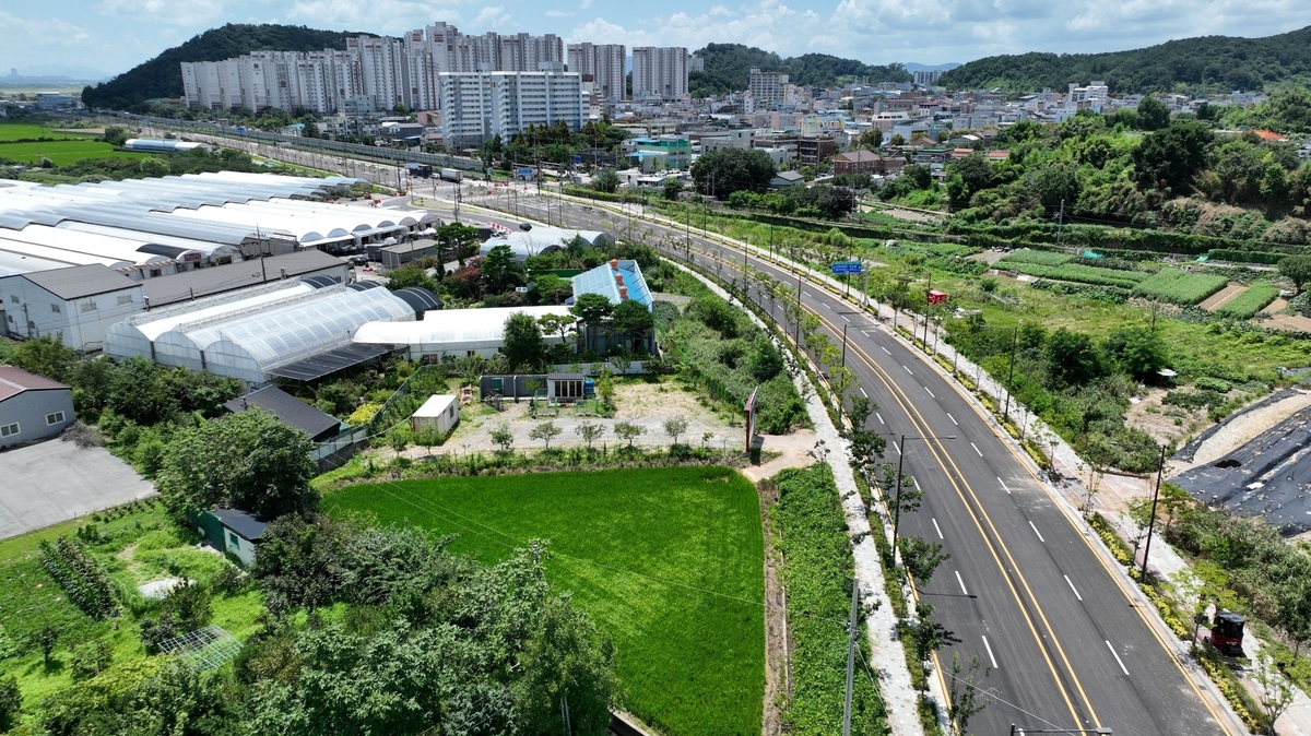 전남광주 광산구 월전동∼무진로 간 도로개설공사 1구간인 ‘상무교차로∼공항역 사거리’가 오는 31일 오전 10시 개통된다.