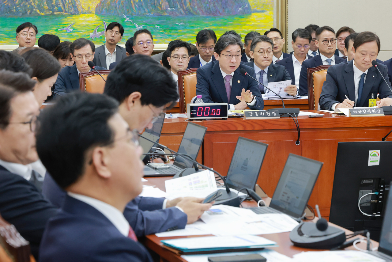 FSC chief defends 5-year term for public growth fund, pledges clearer explanation