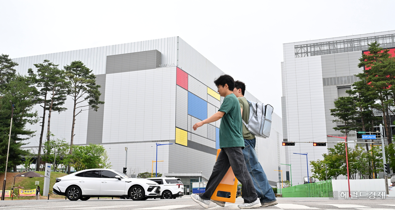 Samsung Electronics' Hwaseong campus in Hwaseong, Gyeonggi Province. Photo by Lim Se-jun
