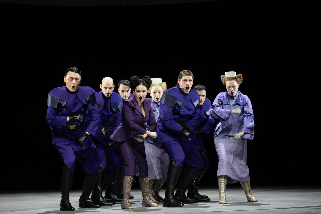 Roh Minhyung (left) performs in a 2026 production of Erich Wolfgang Korngold's one-act opera, "Violanta," at the Deutsche Oper Berlin.  (Deutsches Oper Berlin)