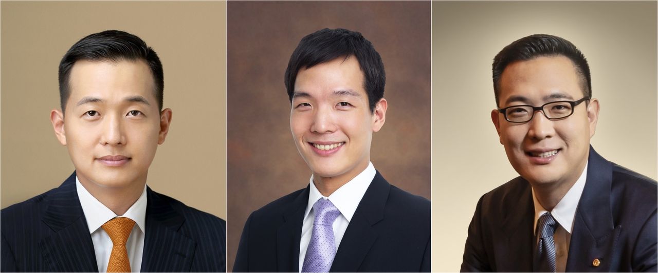 From left: Hanwha Group Executive Vice Chairman Kim Dong-kwan, Hanwha Group Vice Chairman Kim Dong-won and Hanwha Group President Kim Dong-seon (Hanwha Group)