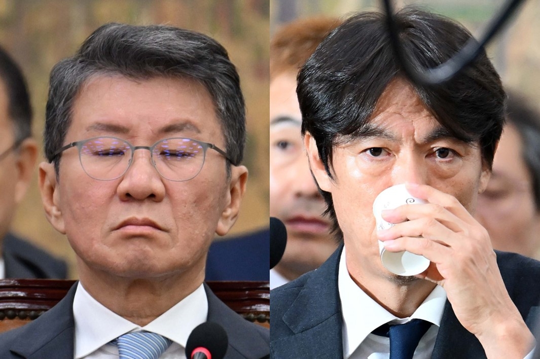 Former Korea Football Association chair Chung Mong-gyu (left) and former head coach of the national soccer team Hong Myung-bo appear at a hearing of the National Assembly's Culture, Sports and Tourism Committee on Thursday. (Lee Sang-sub/The Korea Herald)