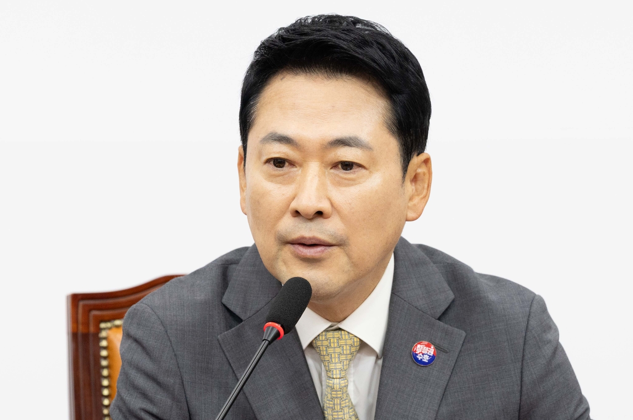 장동혁 국민의힘 대표가 30일 오전 서울 여의도 국회에서 열린 최고위원회의에서 모두발언을 하고 있다. 윤창빈 기자