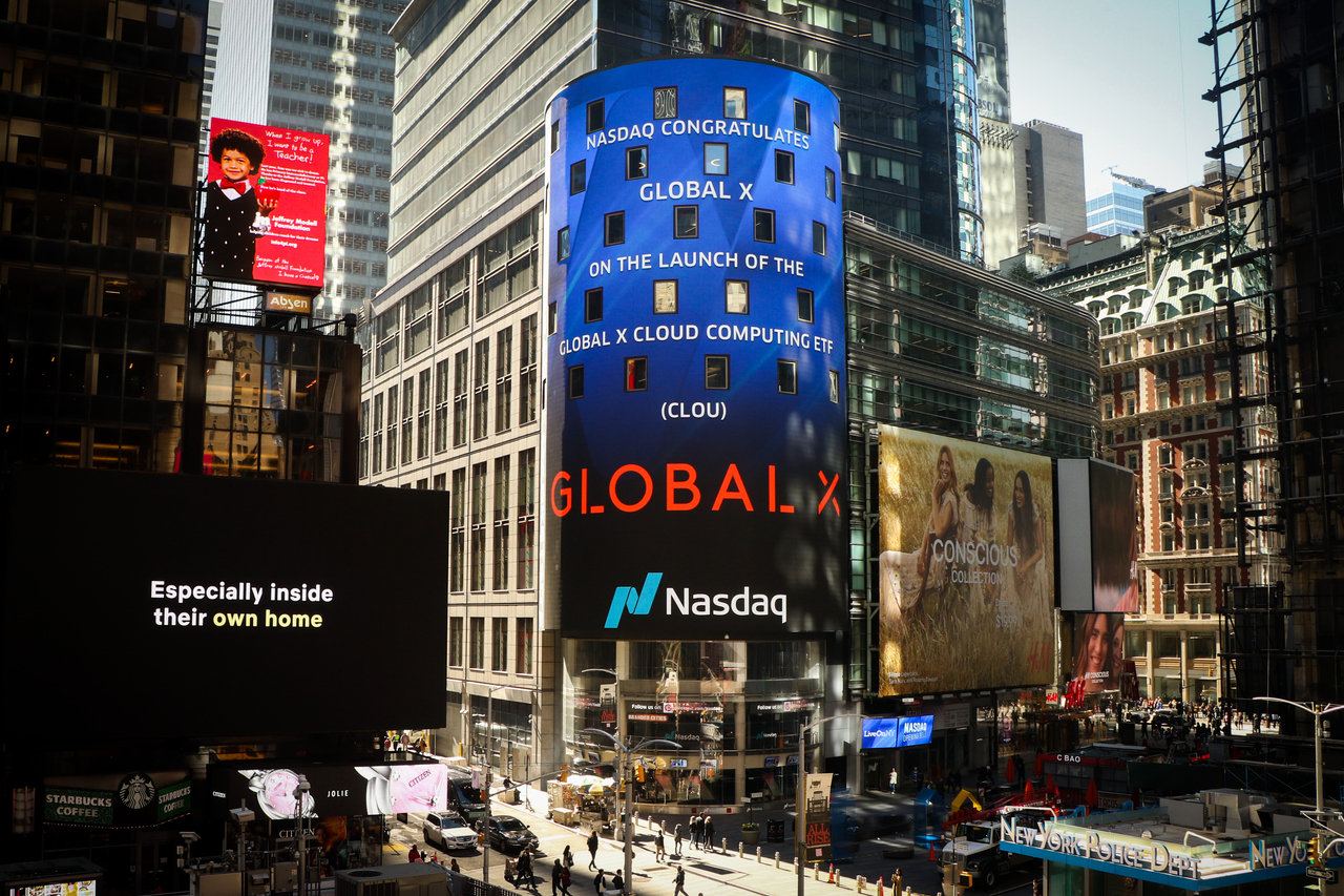 A message at Nasdaq MarketSite in New York’s Times Square celebrates the listing of the Global X Cloud ETF. Global X is a US-based ETF provider owned by Mirae Asset Financial Group (Mirae Asset Global Investments)