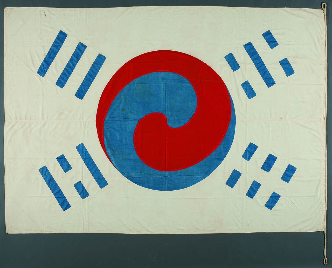 The oldest Taegeukgi extant in Korea (National Museum of Korea)