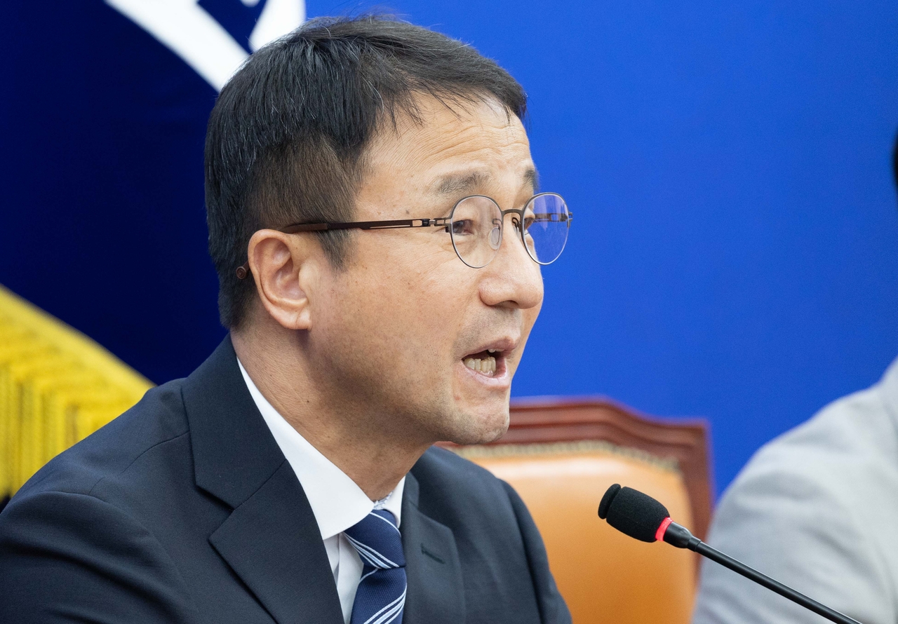 한병도 더불어민주당 원내대표가 31일 오후 국회에서 현안 관련 기자회견을 하고 있다. 한 원내대표는 이날 기자회견을 통해 특별감찰관 후보로 최길수 변호사를 추천했다. 윤창빈 기자