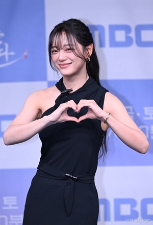 김세정, '여고생왕후' 캐스팅..배현성X조한결과 호흡(공식) - 뉴스 썸네일 이미지