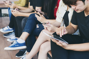 Childhood trauma may fuel teen smartphone addiction