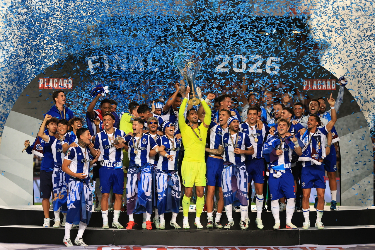 Hwang vence Supertaça de Portugal em estreia no FC Porto