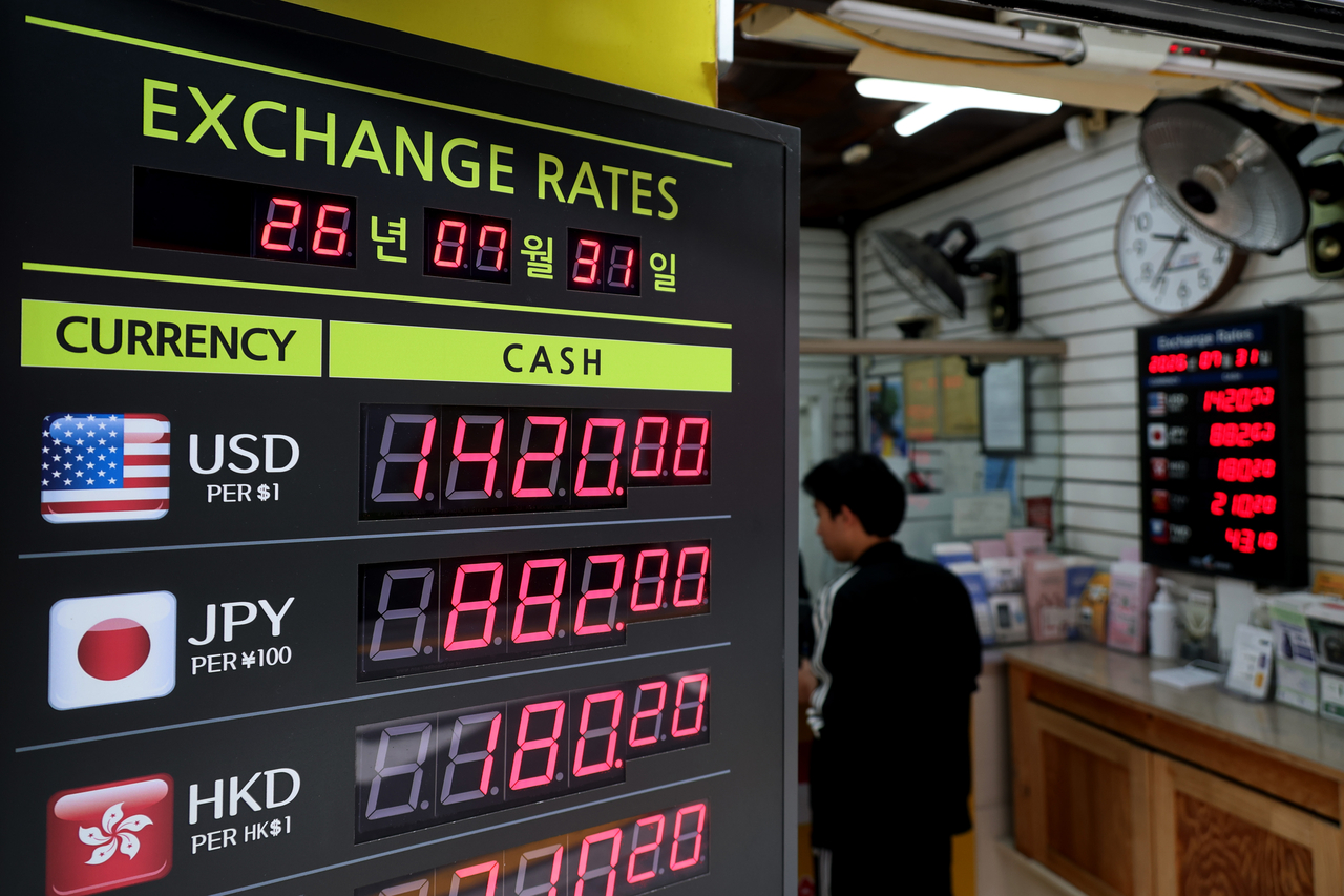 A board shows foreign exchange rates at a currency exchange counter in Seoul on Friday. (Yonhap)