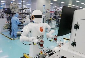 “中, AI·공급망 공세...韓, 제조 대체불가성 확대 골든타임 ”