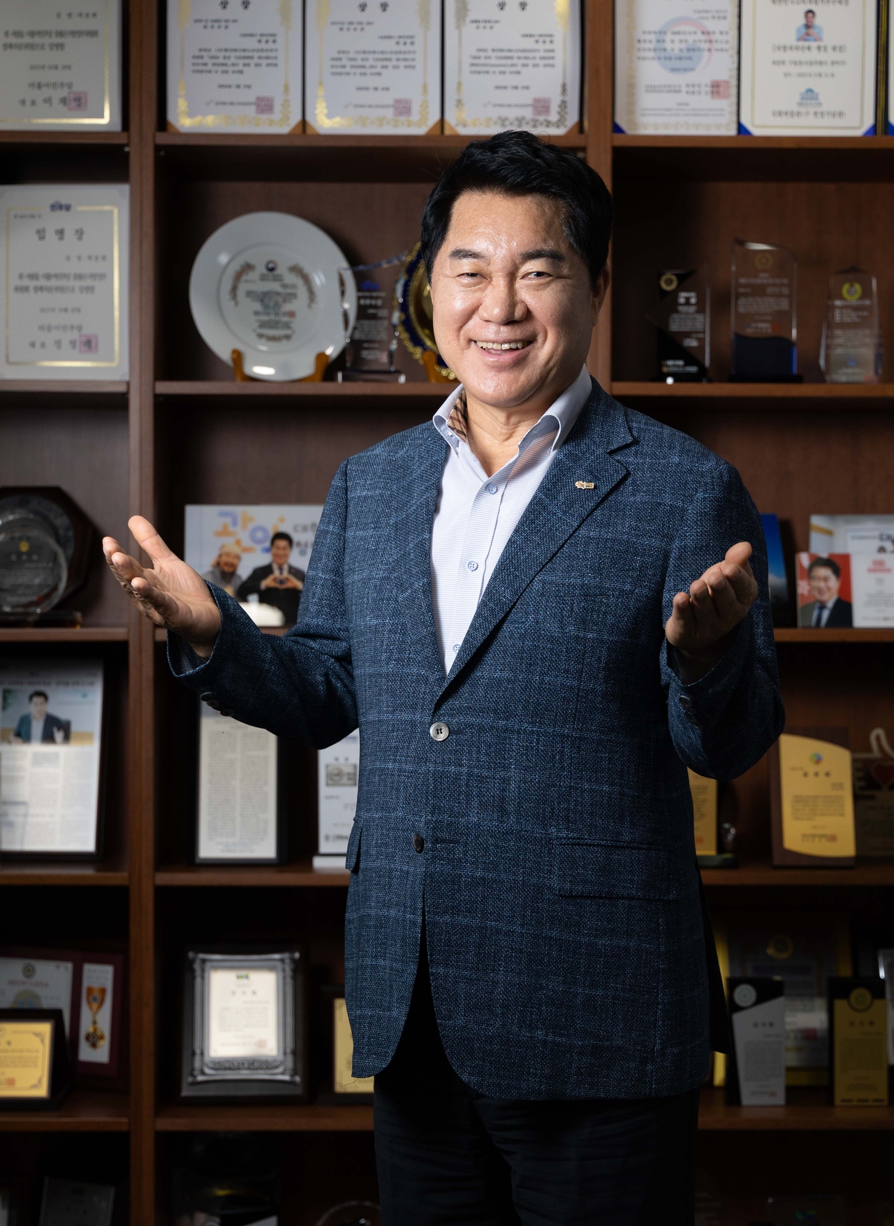 박준희 서울 관악구청장이 21일 오후 관악구청에서 헤럴드경제와 인터뷰를 하기에 앞서 포즈를 취하고 있다. 박 구청장은 6·3 지방선거에서 승리, ‘관악 최초 3선 구청장’이 됐다. 윤창빈 기자