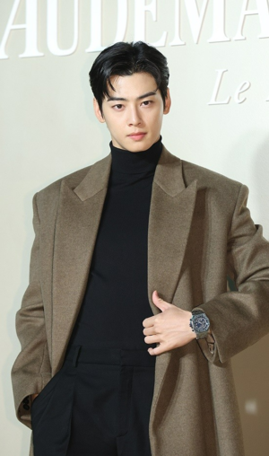 Cha Eun-woo Pays 13B Won in Taxes, Seeks Legal Review