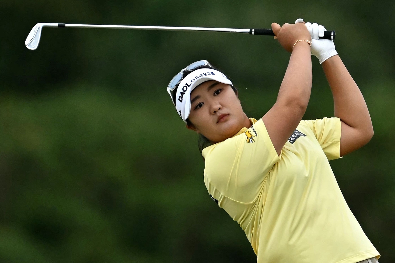 Ryu Hae-ran of South Korea hits a shot from the 15th fairway during the final round of the AIG Women's Open at Royal Lytham & St Annes Golf Club in Lytham St Annes, England, on Sunday. (AFP-Yonhap)