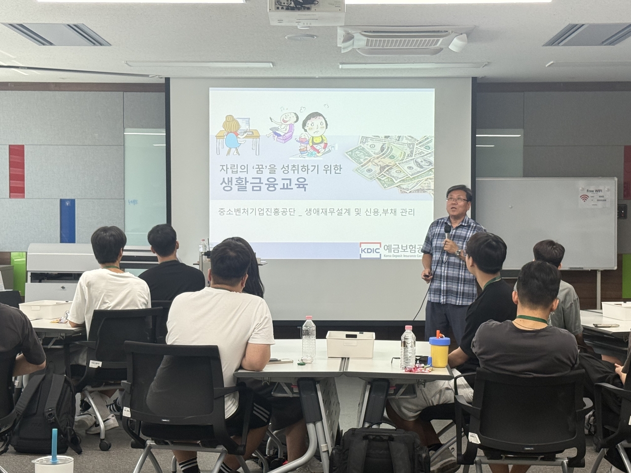 The Korea SMEs and Startups Agency hosts a two-day "Drawing Independence" camp with ChildFund Korea at its Busan-Gyeongnam training center Monday and Tuesday. [Korea SMEs and Startups Agency]