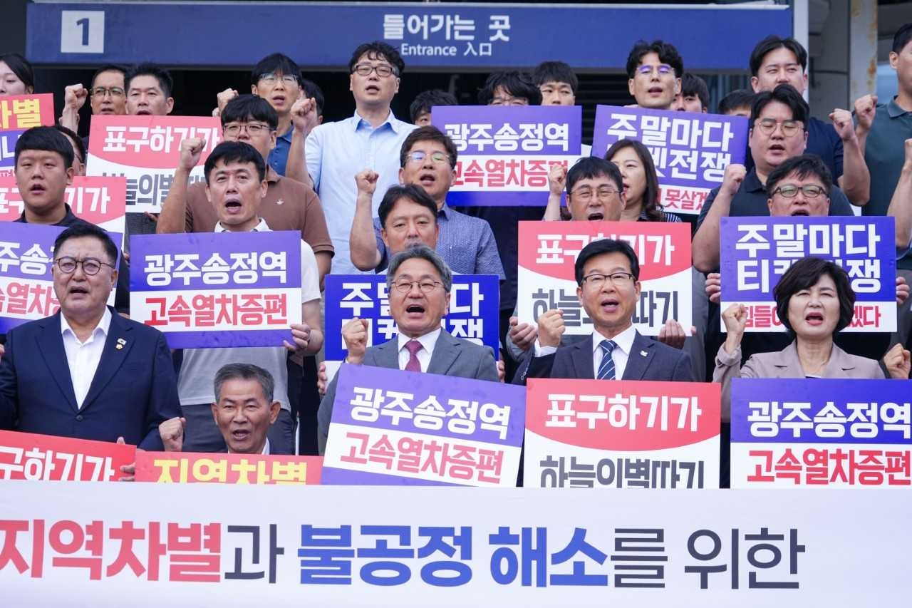 호남선은 주중(월∼목) 하루 운행 횟수가 95회에서 100회로, 주말(금∼일) 하루 운행 횟수는 96회에서 100회로 늘어난다.